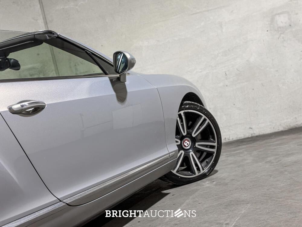 Bentley Continental GTC 4.0 V8 529pk 2013