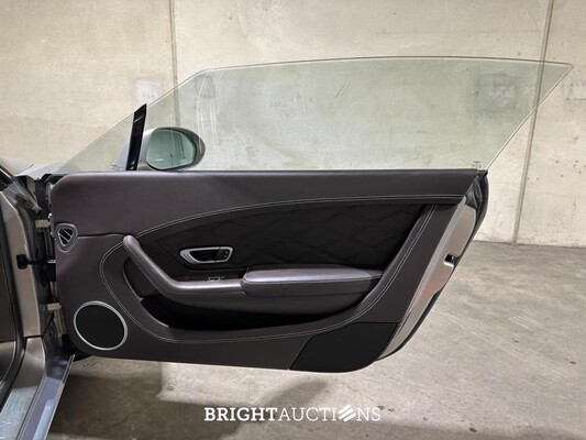 Bentley Continental GTC 4.0 V8 529pk 2013