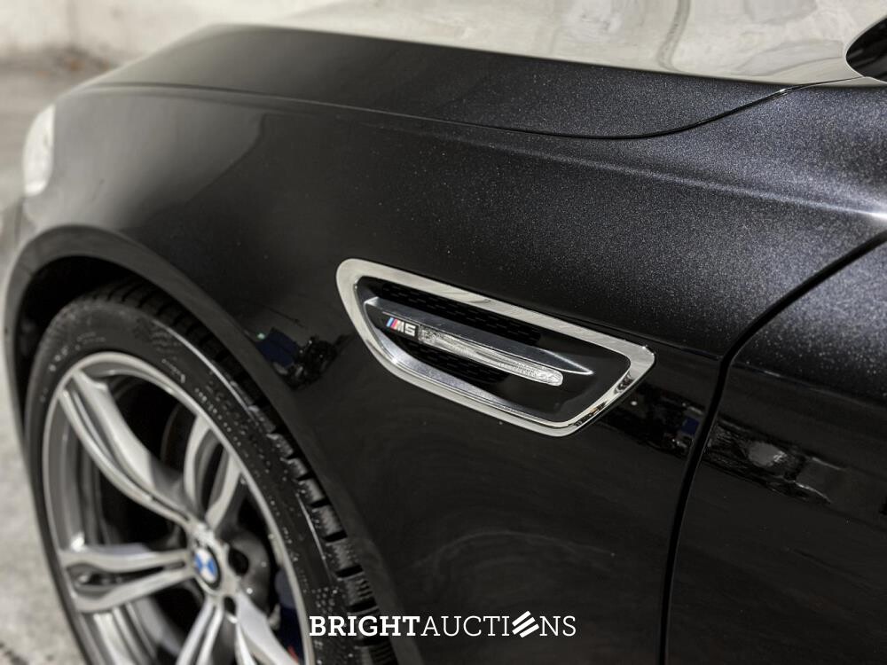 BMW M5 F10 4.4 V8 560pk 2014 5-Serie, 3-ZLJ-94