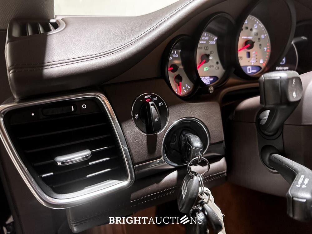 Porsche Panamera 3.6 V6 4WD 300pk 2012, G-397-TZ