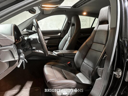 Porsche Panamera 3.6 V6 4WD 300pk 2012, G-397-TZ