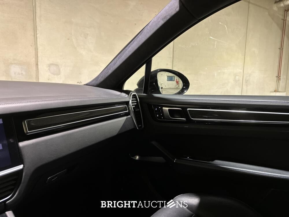 Porsche Cayenne Turbo 4.0 V8 549pk 2019, J-757-HF