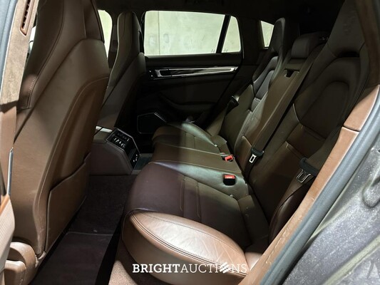 Porsche Panamera Sport Turismo 4 E-Hybrid 2.9 V6 462pk 2018 (Origineel-NL), RR-070-R