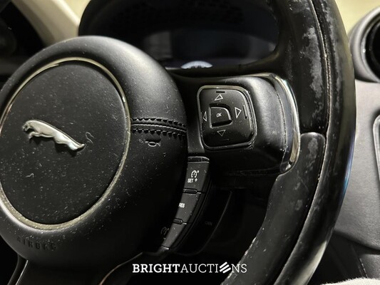 Jaguar XJ 3.0 D Premium Luxury 300pk 2016, RV-612-X