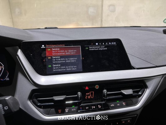 BMW 118i Introduction Edition 136pk 2023 (Origineel-NL+1e eigenaar) 1-serie, T-589-KN