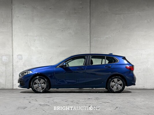 BMW 118i Introduction Edition 136pk 2023 (Origineel-NL+1e eigenaar) 1-serie, T-589-KN