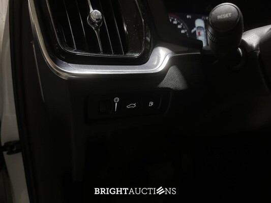 Volvo V60 2.0 T6 Recharge AWD Inscription Expression 340pk 2021 Plug-In Hybrid (Origineel-NL + 1e Eigenaar), N-828-HZ