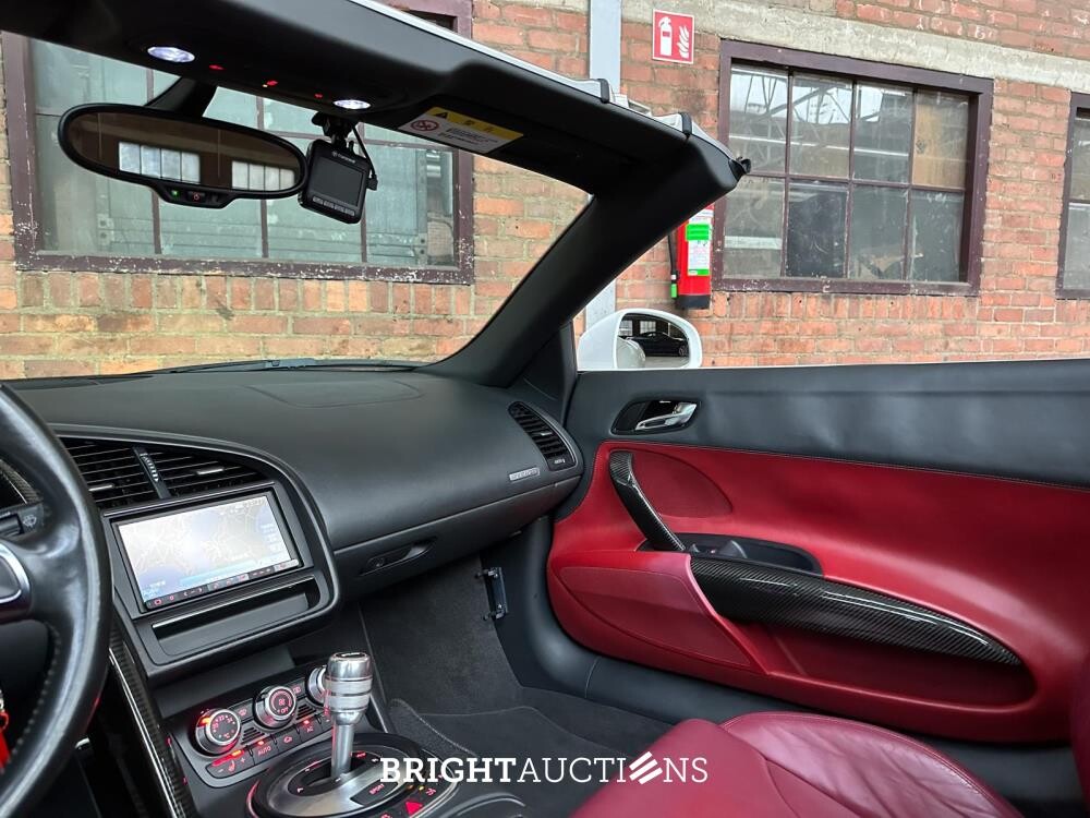 Audi R8 5.2 V10 FSI Quattro SPIDER 525pk 2012 (76.000 km)