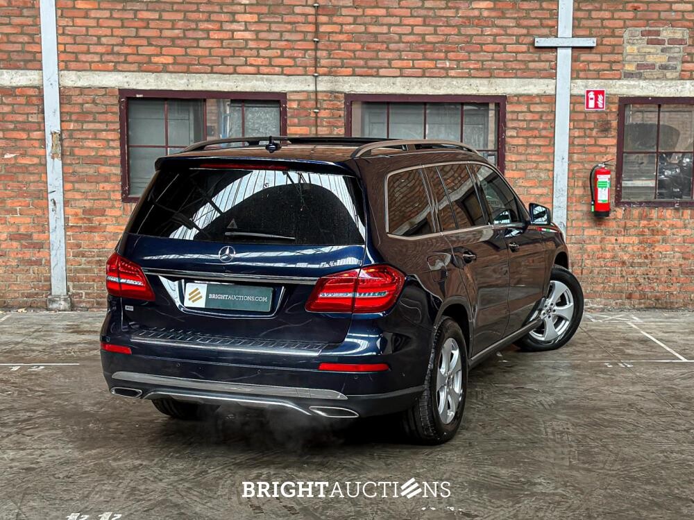 Mercedes-Benz GLS500 4.7 V8 4Matic 455hp 2017 7-passenger GLS-Class, RJ-188-R