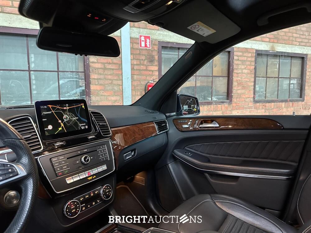 Mercedes-Benz GLS500 4.7 V8 4Matic 455hp 2017 7-passenger GLS-Class, RJ-188-R