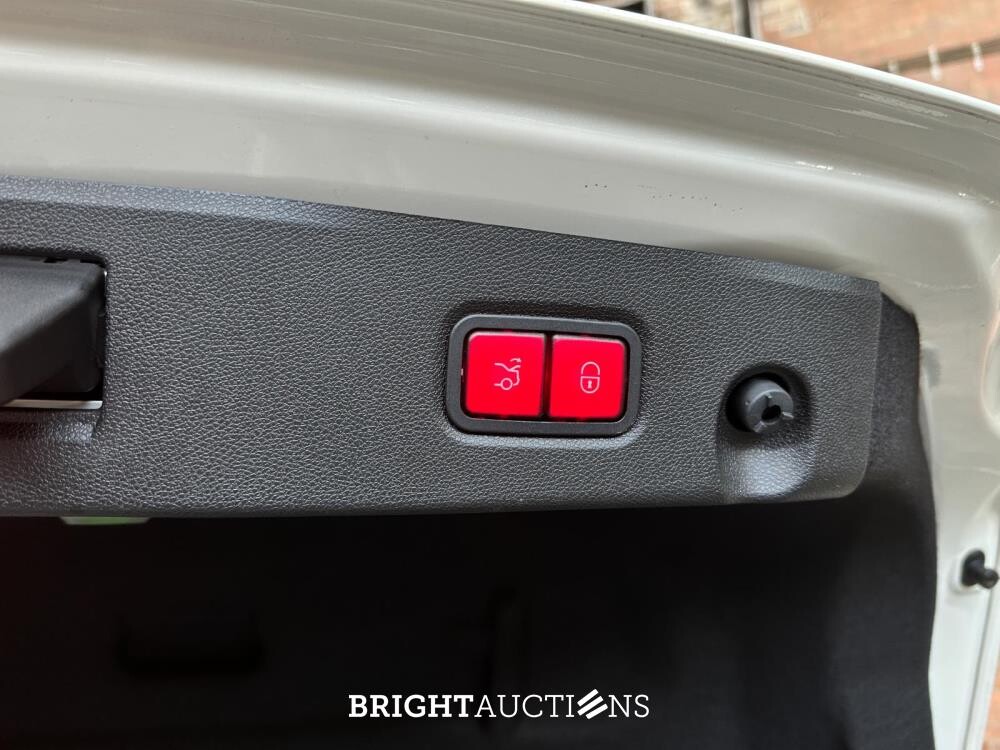 Mercedes-Benz CLS63 AMG 5.5 V8 525pk 2012 CLS-Klasse (53.000 KM)
