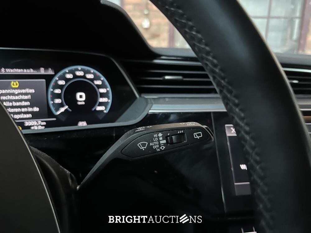 Audi e-tron 55 quattro Business edition 95 kWh 408pk 2020 (Origineel-NL+1e eigenaar), K-611-KJ