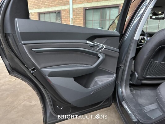 Audi e-tron 55 quattro Business edition 95 kWh 408pk 2020 (Origineel-NL+1e eigenaar), K-611-KJ