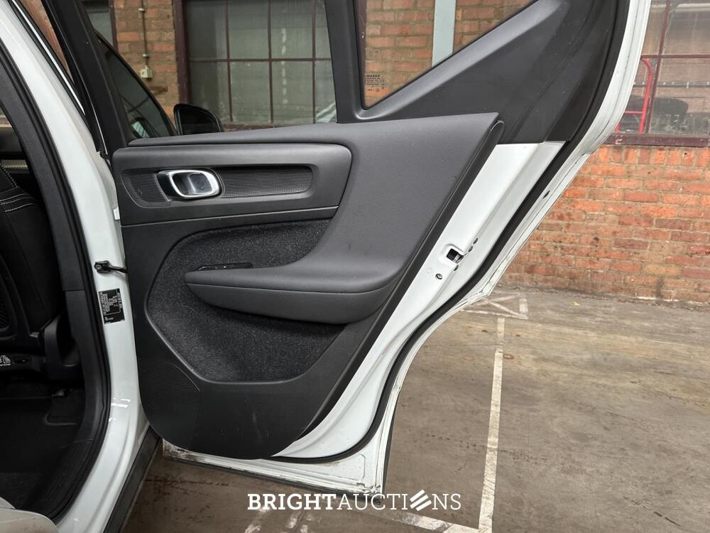 Volvo XC40 Recharge P8 AWD R-Design 408hp 2020 (Original-NL+1st owner), K-341-FK