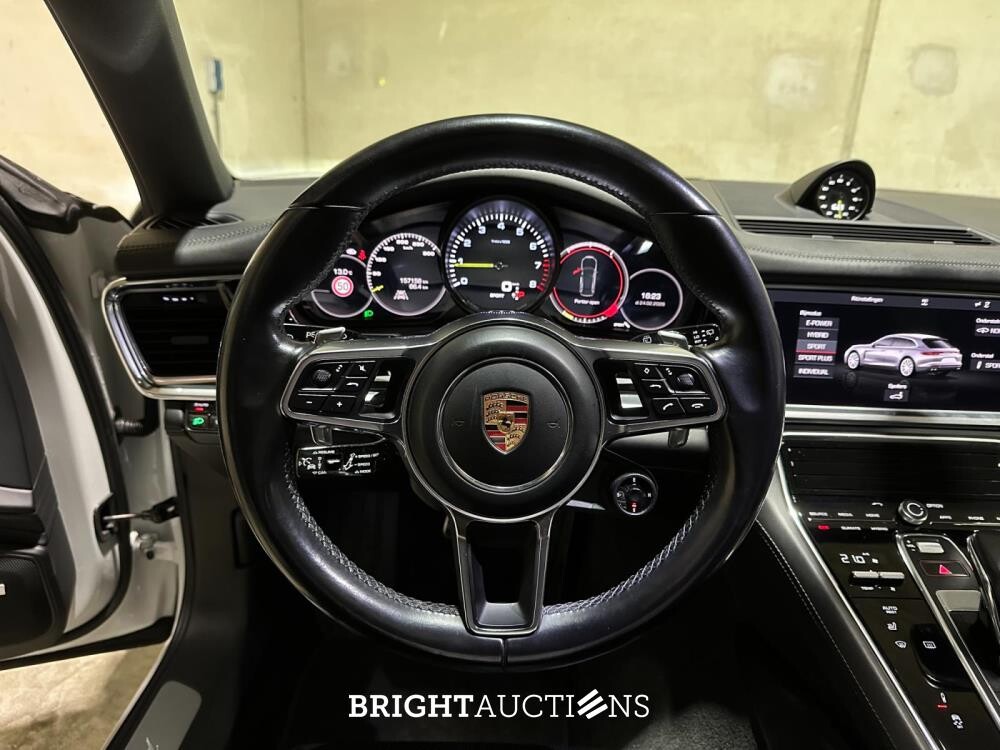 Porsche Panamera Sport Turismo  4 E-Hybrid 2.9 V6 462pk 2018, L-703-KR