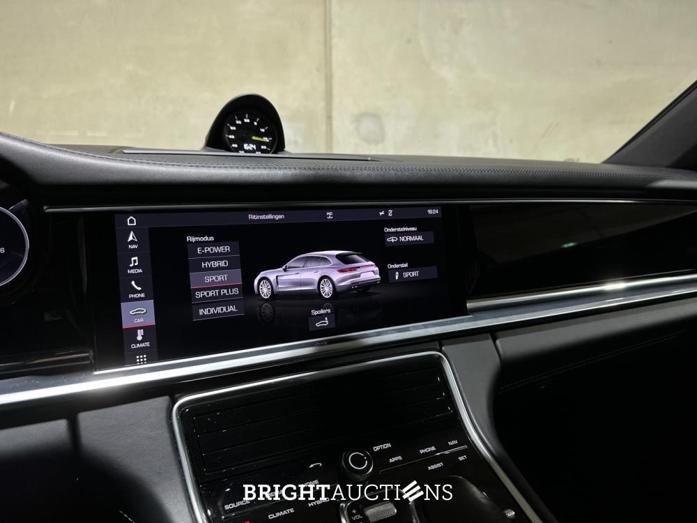 Porsche Panamera Sport Turismo  4 E-Hybrid 2.9 V6 462pk 2018, L-703-KR