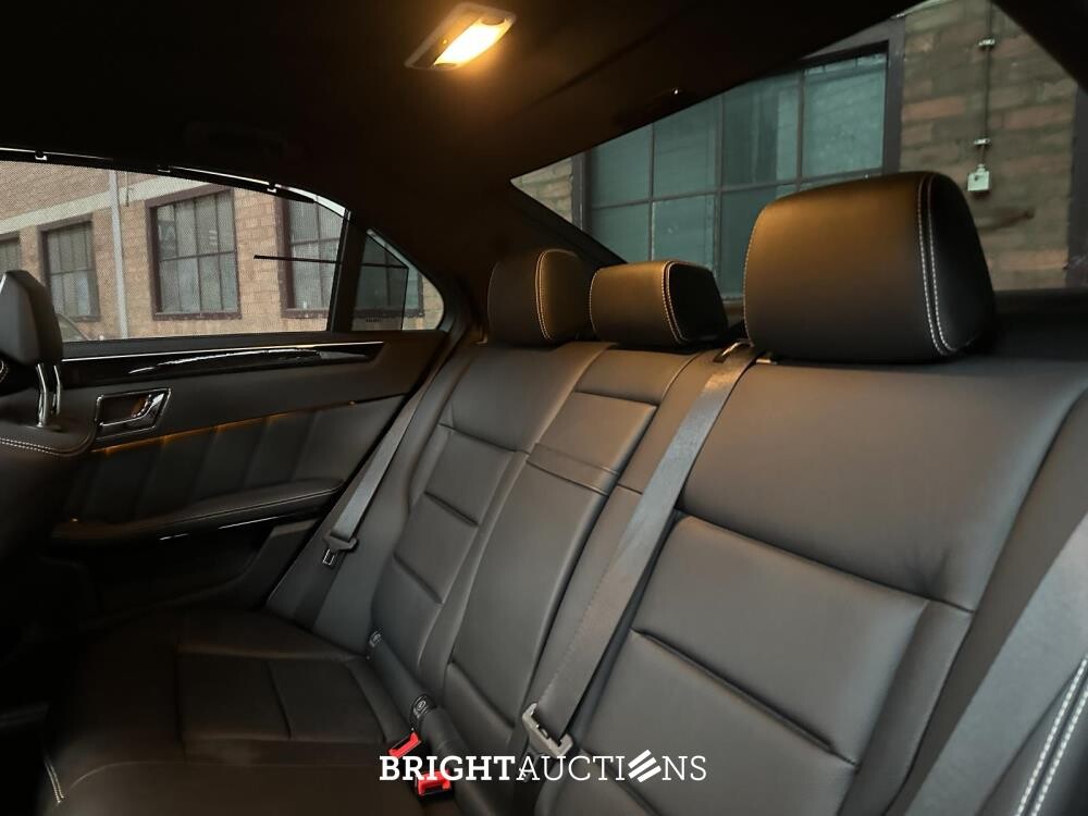 Mercedes-Benz E500 AMG 5.5 V8 388hp 2010 E-Class Youngtimer