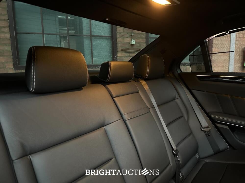Mercedes-Benz E500 AMG 5.5 V8 388hp 2010 E-Class Youngtimer