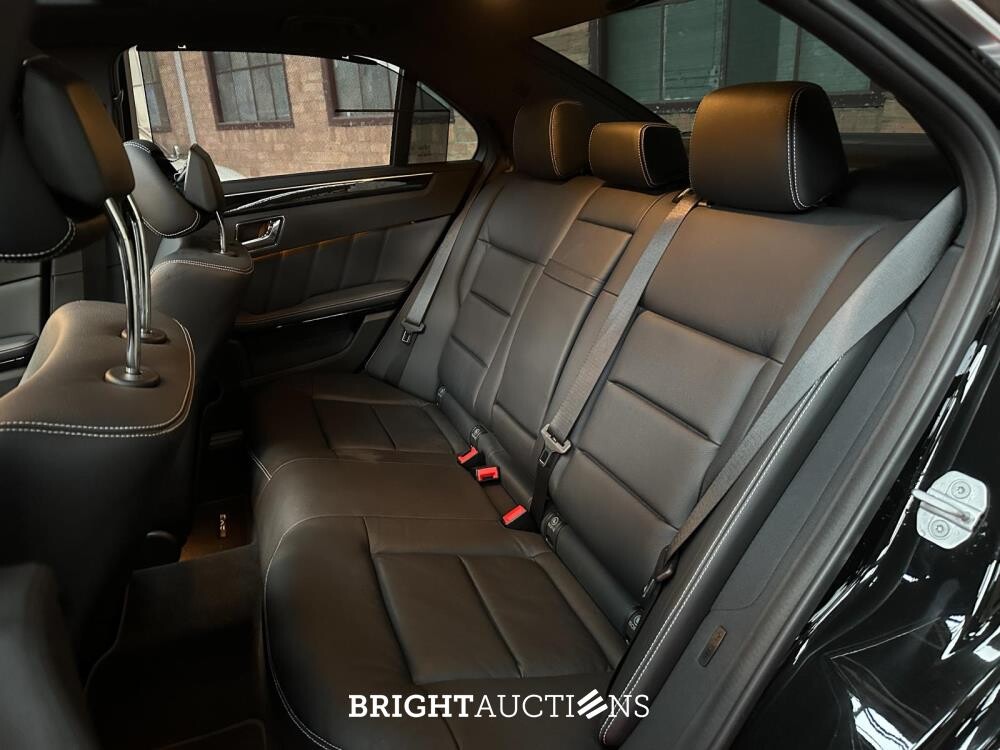 Mercedes-Benz E500 AMG 5.5 V8 388hp 2010 E-Class Youngtimer