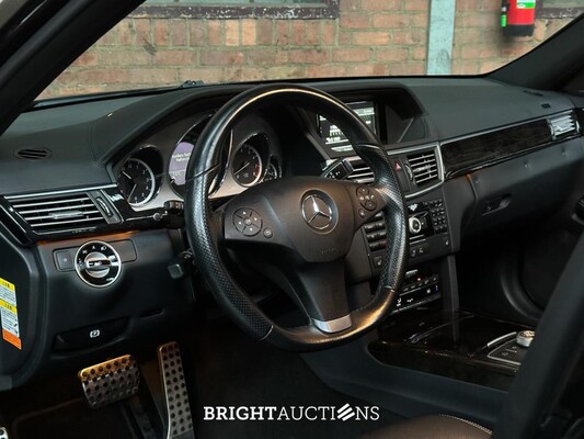 Mercedes-Benz E500 AMG 5.5 V8 388hp 2010 E-Class Youngtimer