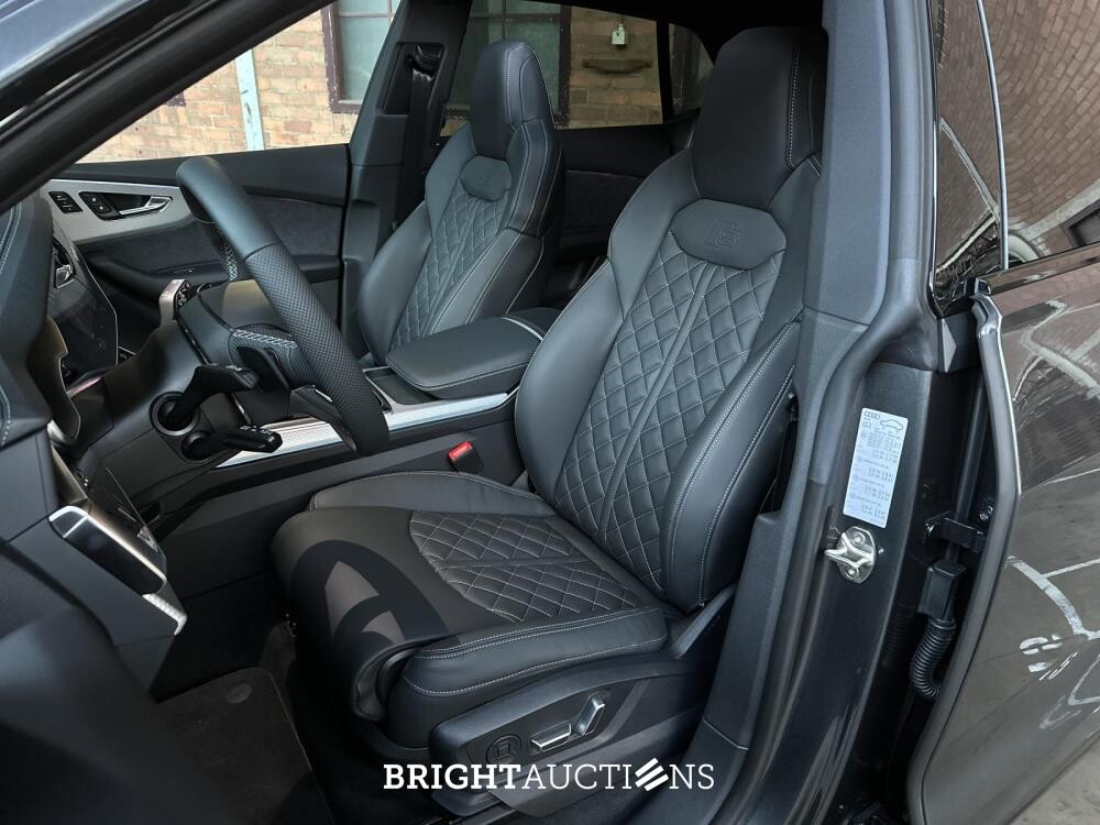 Audi Q8 55 TFSIe Quattro 3.0 V6 S-Line -New- 394HP 2025 Plug-In Hybrid (Factory Warranty)