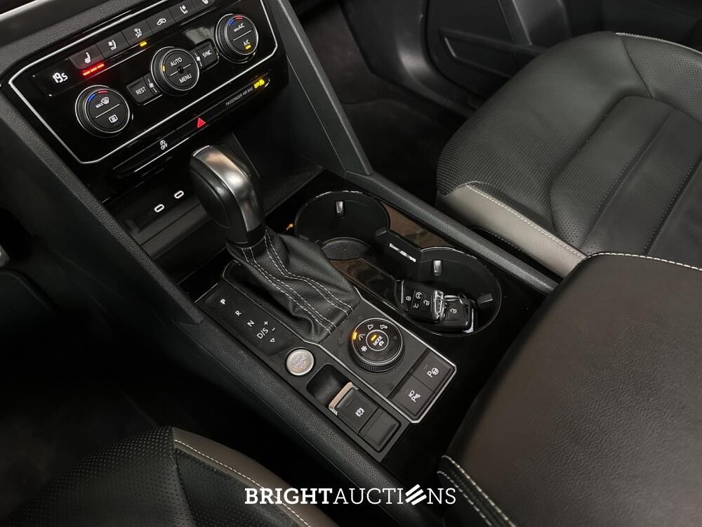 Volkswagen Atlas 3.6 V6 R-Line 7-Person 280hp 2023