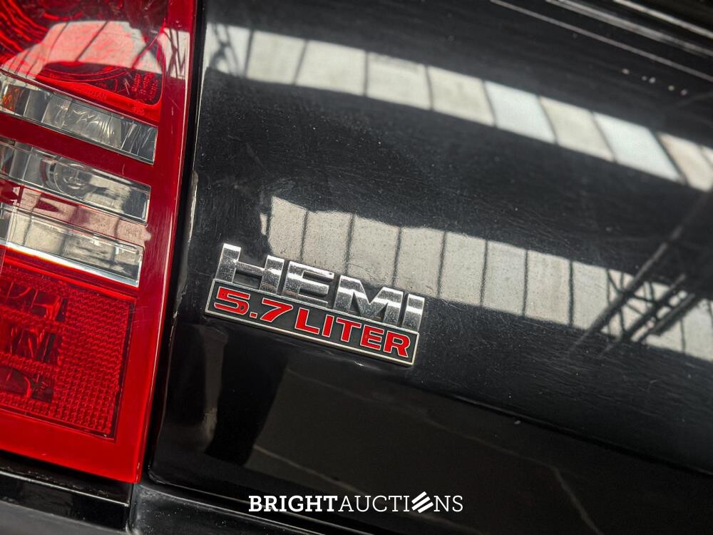 Chrysler 300C HEMI 5.7 V8 340HP 2005