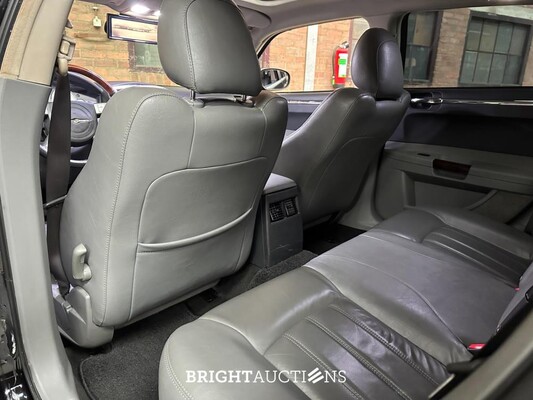 Chrysler 300C HEMI 5.7 V8 340PK 2005 