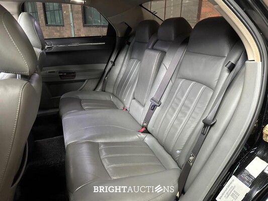 Chrysler 300C HEMI 5.7 V8 340HP 2005