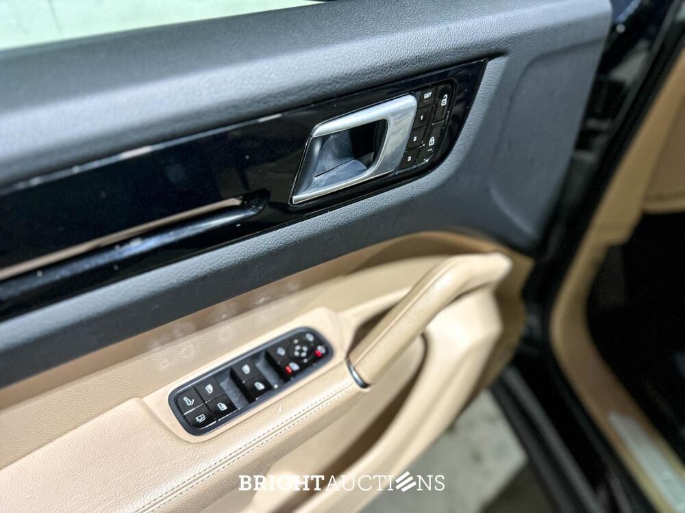 Porsche Cayenne Coupé 3.0 V6 E-Hybrid 462pk 2021 (Origineel-NL + 1e eigenaar), K-327-PV