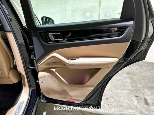 Porsche Cayenne Coupé 3.0 V6 E-Hybrid 462pk 2021 (Origineel-NL + 1e eigenaar), K-327-PV