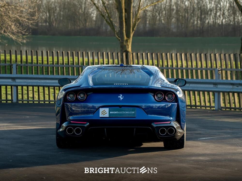 Ferrari 812 Superfast 6.5 V12 HELE -CARBON- 796pk 2020