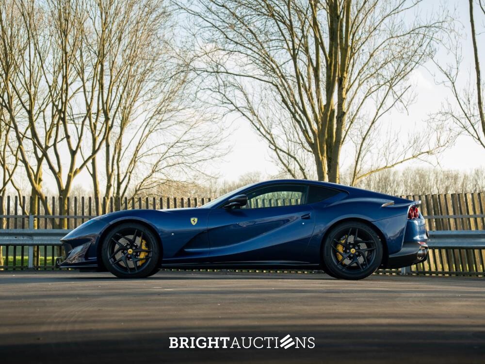 Ferrari 812 Superfast 6.5 V12 HELE -CARBON- 796pk 2020
