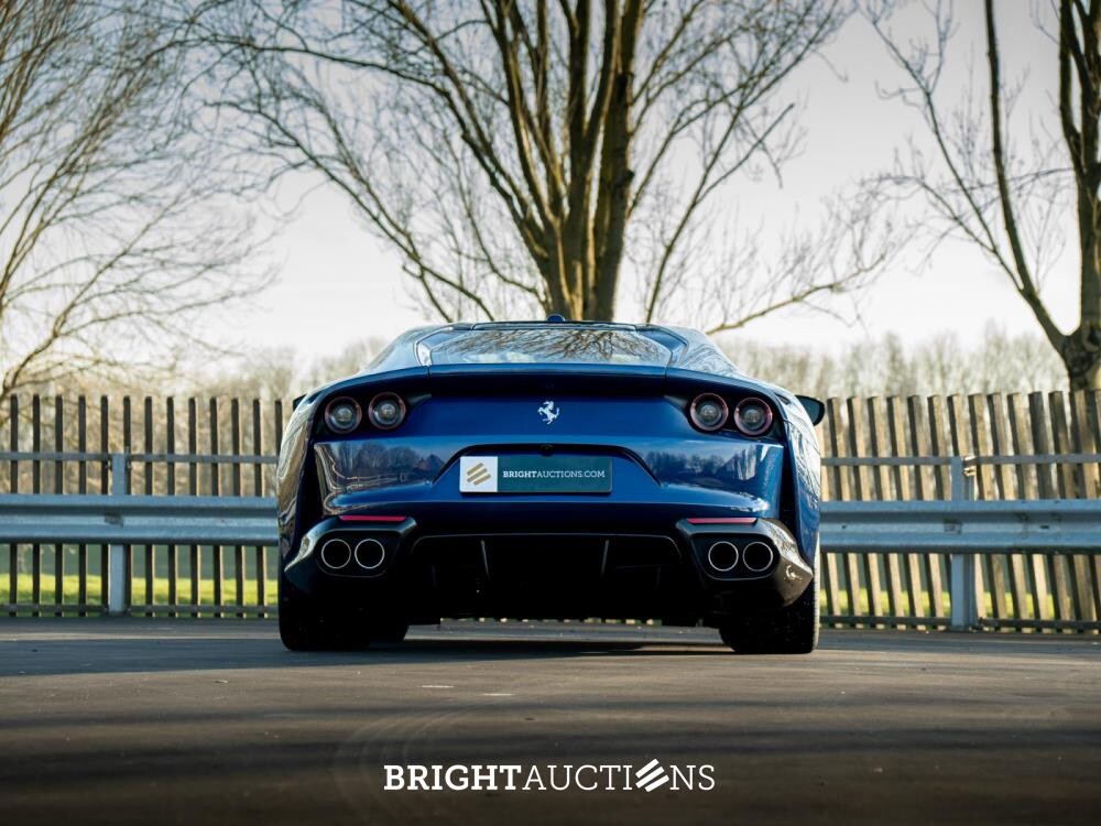 Ferrari 812 Superfast 6.5 V12 HELE -CARBON- 796pk 2020