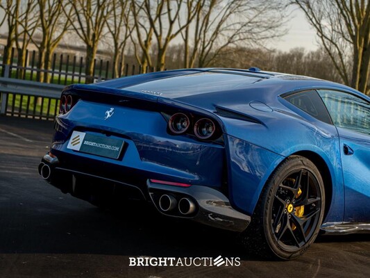 Ferrari 812 Superfast 6.5 V12 HELE -CARBON- 796pk 2020