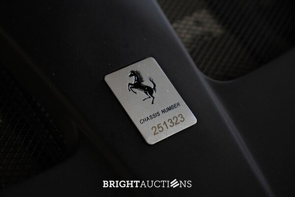 Ferrari 812 Superfast 6.5 V12 HELE -CARBON- 796pk 2020