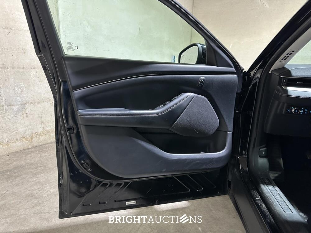 Ford Mustang Mach-E RWD 75 kWh 269pk 2021 (Origineel-NL + 1e Eigenaar), N-181-RH