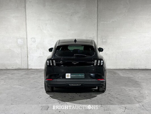 Ford Mustang Mach-E RWD 75 kWh 269pk 2021 (Origineel-NL + 1e Eigenaar), N-181-RH