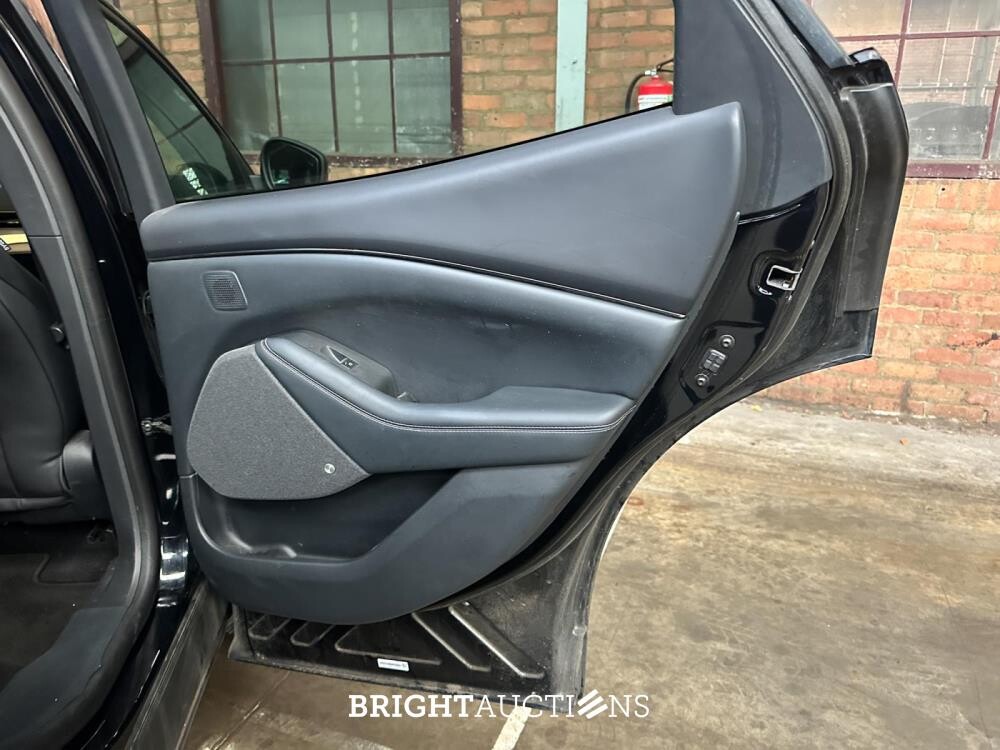 Ford Mustang Mach-E RWD 75 kWh 269pk 2021 (Origineel-NL + 1e eigenaar), N-361-JS