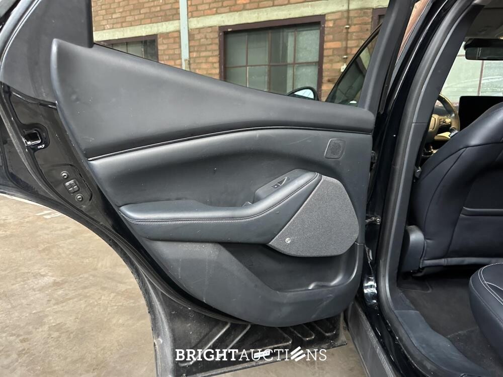 Ford Mustang Mach-E RWD 75 kWh 269pk 2021 (Origineel-NL + 1e eigenaar), N-361-JS