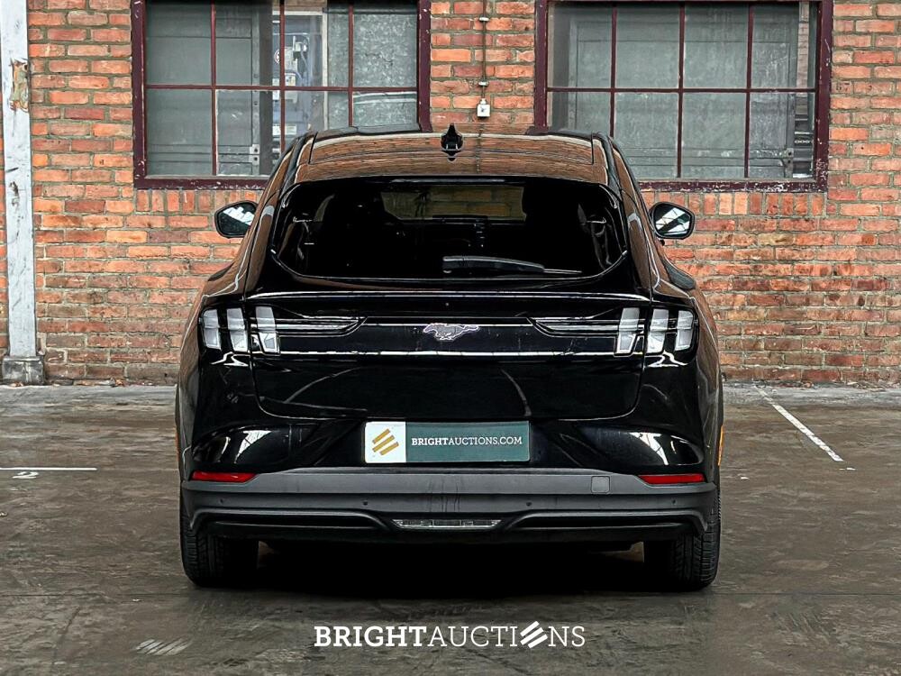 Ford Mustang Mach-E RWD 75 kWh 269hp 2021 (Original-NL + 1st owner), N-361-JS
