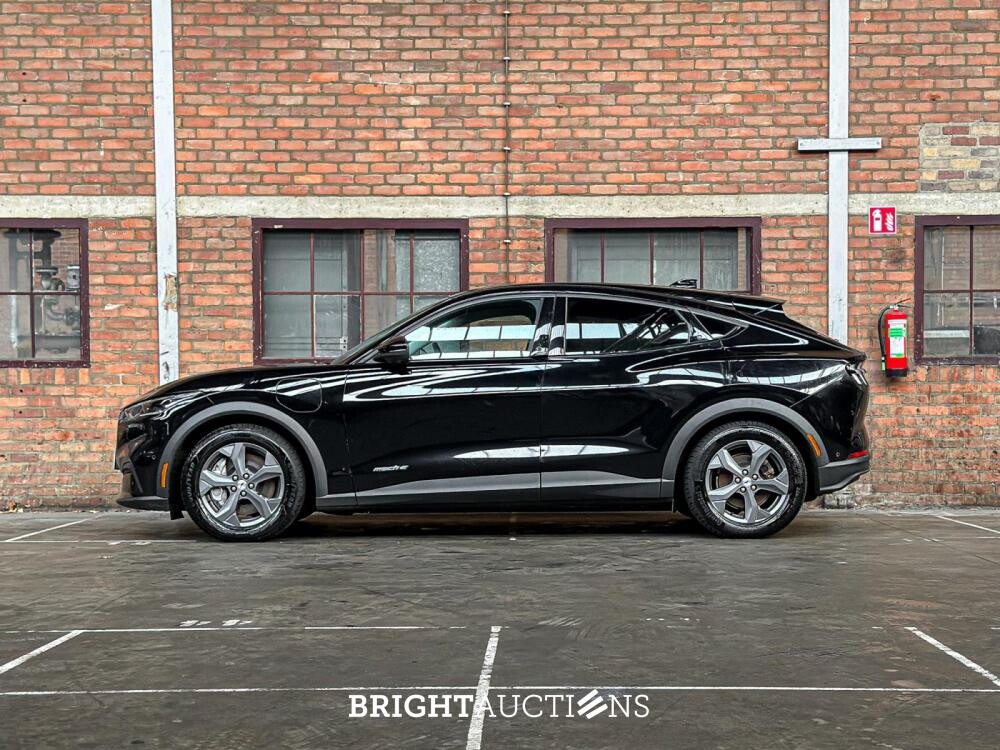Ford Mustang Mach-E RWD 75 kWh 269hp 2021 (Original-NL + 1st owner), N-361-JS