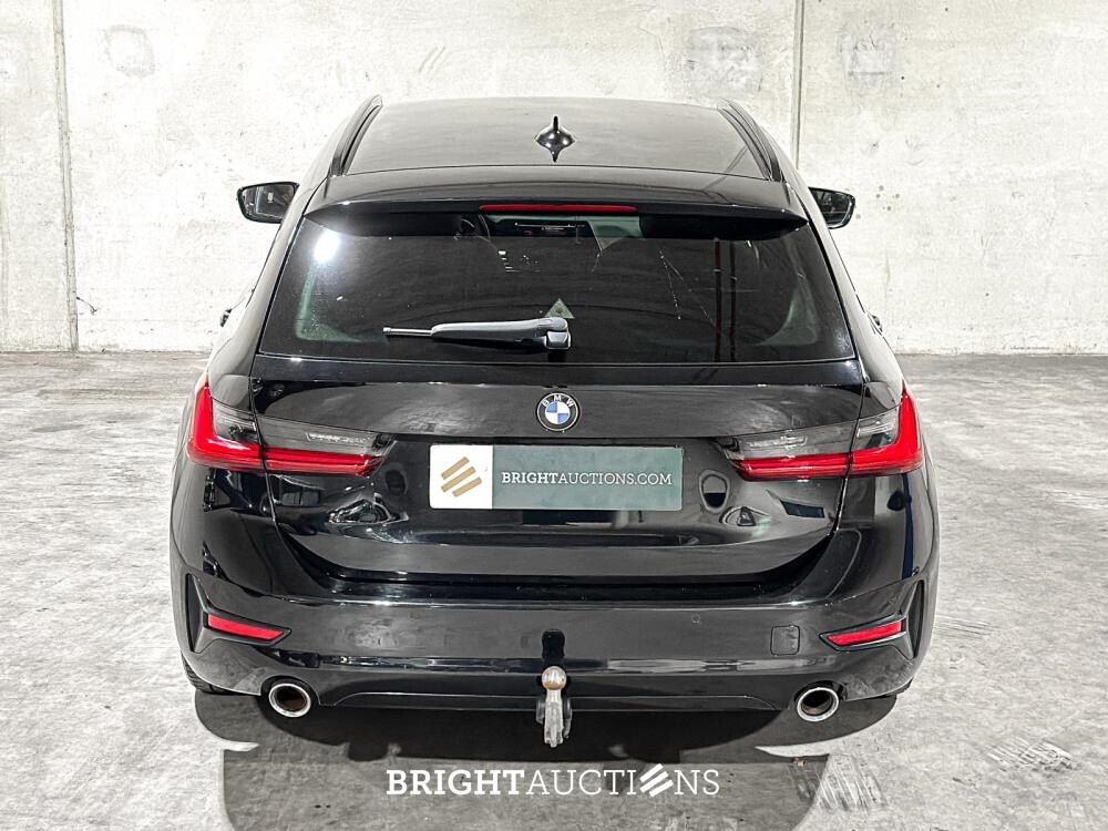 BMW 330e Touring Business Edition Plus 184hp 2021 3er (Original-NL + 1. Besitzer) L-480-TL