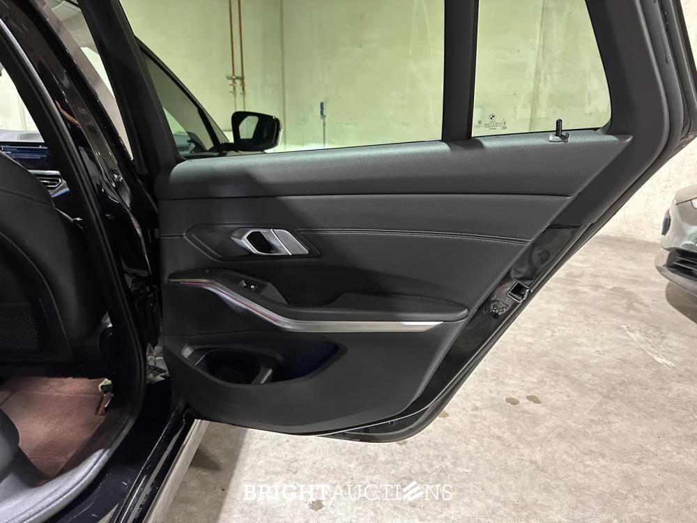 BMW 330e Touring Business Edition Plus 184hp 2021 3er (Original-NL + 1. Besitzer) L-480-TL