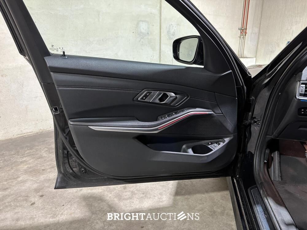 BMW 330e Touring Business Edition Plus 184hp 2021 3er (Original-NL + 1. Besitzer) L-480-TL