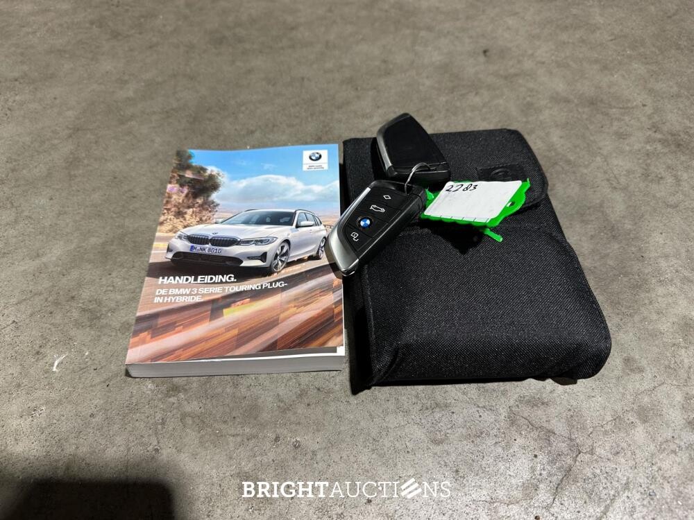 BMW 330e Touring Business Edition Plus 184hp 2021 3er (Original-NL + 1. Besitzer) L-480-TL