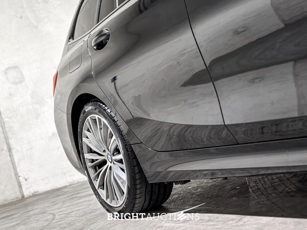 BMW 330e Touring Business Edition Plus 184hp 2021 3er (Original-NL + 1. Besitzer) L-480-TL