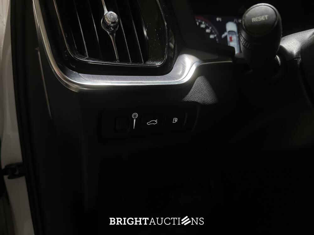 Volvo V60 2.0 T6 Recharge AWD Inscription Expression 340pk 2021 Plug-In Hybrid (Origineel-NL + 1e Eigenaar), N-828-HZ