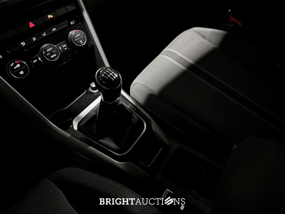 Volkswagen T-Roc 1.0 TSI Style Business 116hp 2020 (Original-NL), H-006-NL

