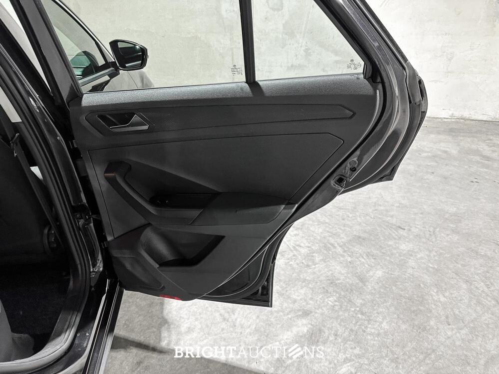 Volkswagen T-Roc 1.0 TSI Style Business 116hp 2020 (Original-NL), H-006-NL

